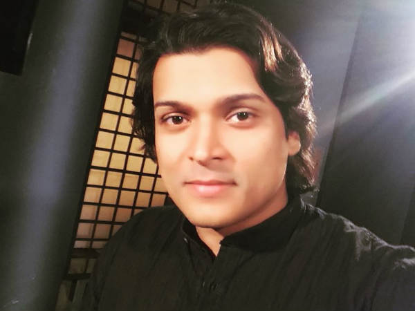 അടിസ്ഥാനമില്ലാതെ