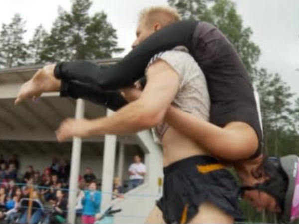 ഭാര്യയെ എടുത്ത്