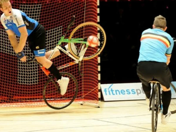 സൈക്കിള്‍ ബോള്‍