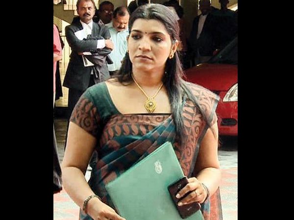 ആരാണീ സരിത നായര്‍ 