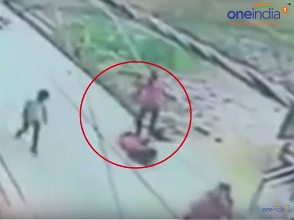 റോഡില്‍ കുത്തിവീഴ്ത്തി