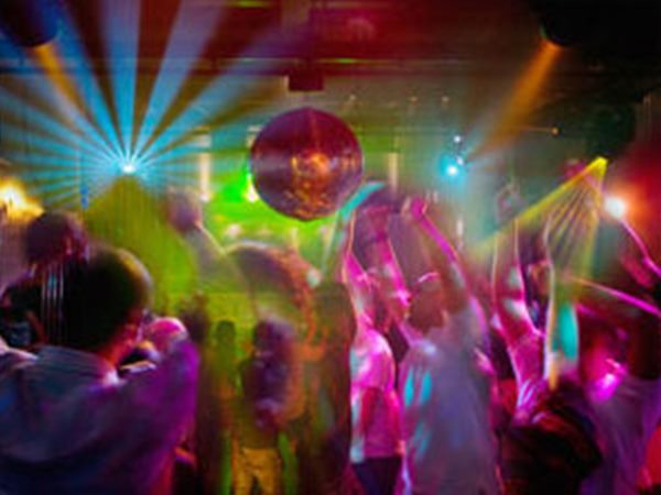 അശ്ലീല ഡാന്‍സുകള്‍ 