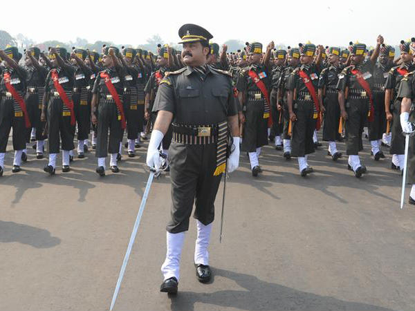 ബുദ്ധിജീവികളോട്