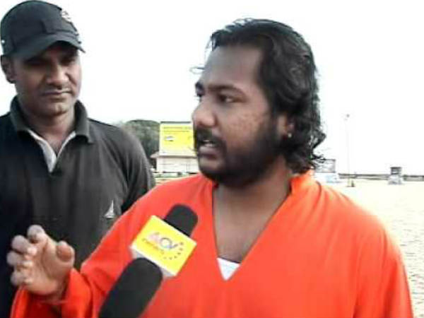 സ്റ്റുഡിയോയില് വെച്ച് തല്ലിയേനെ സ്റ്റുഡിയോയില് വെച്ച് തല്ലിയേനെ