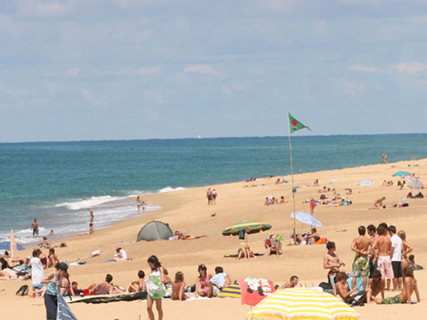 സദാചാരക്കാര്ക്കും കാഴ്ച സദാചാരക്കാര്ക്കും കാഴ്ച