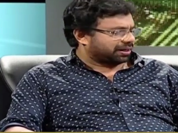 തുണിയഴിച്ച് കാണിക്കാന്‍ 