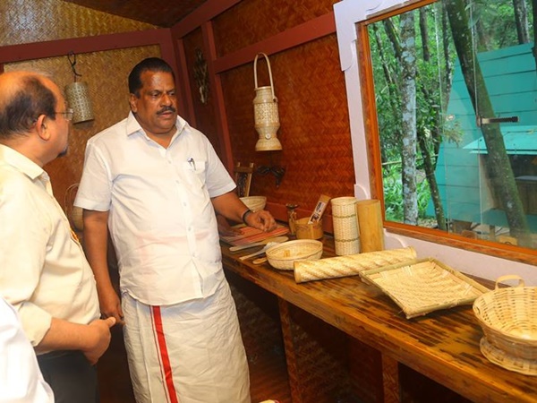 കുടുംബചരിത്രം