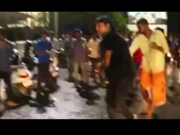  നാല്‍പത് നായ്ക്കള്‍