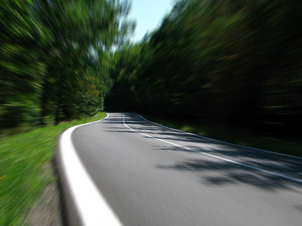 നാട്ടുകാര്‍ നോക്കി നില്‍ക്കേ