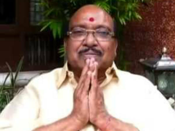 വിദ്യാര്‍ത്ഥിനികള്‍ക്കെതിരെ