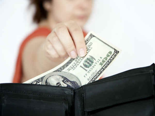 ലൈസന്‍സ് പുതുക്കാതെ പ്രമുഖ സംഘടനകള്‍