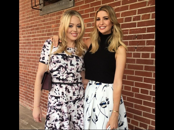 സഹോദരിക്കൊപ്പം