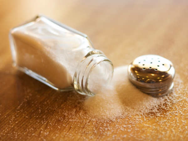 പൊലീസിന് നേരെ കല്ലേറ്