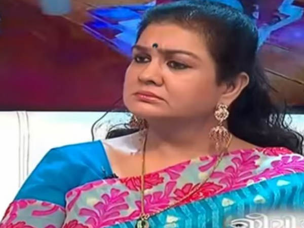 മദ്യപിച്ച് അസഭ്യം പറയുന്നു മദ്യപിച്ച് അസഭ്യം പറയുന്നു