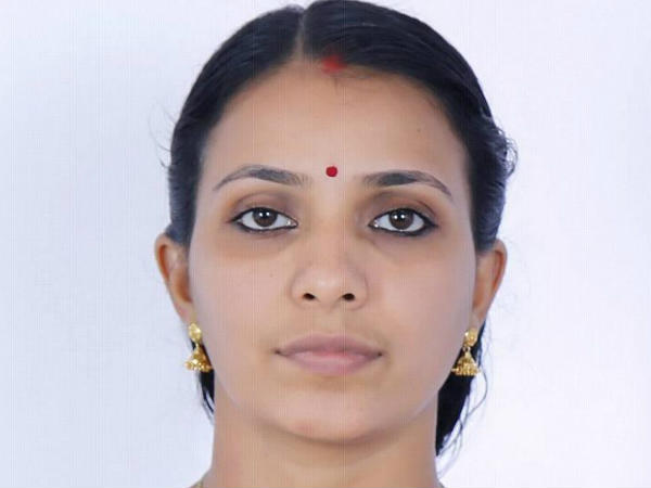 വീട്ടമ്മ