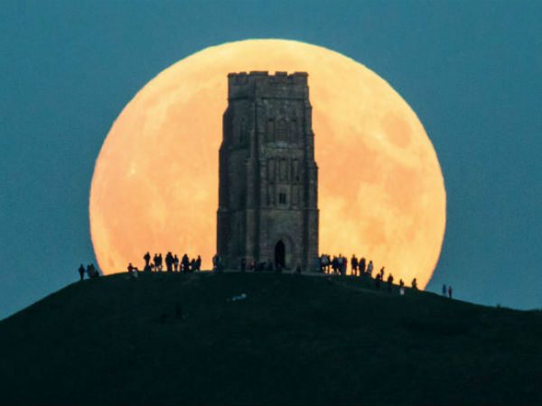 ബ്ലഡ് മൂണ്‍