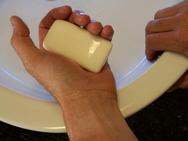 സോപ്പ് എന്തിനാ