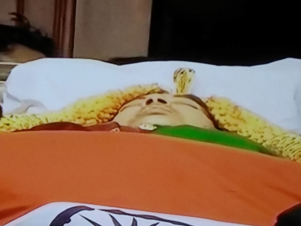 പ്രമുഖര്‍ എത്തിത്തുടങ്ങി