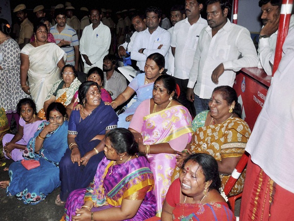 വിലാപയാത്ര ആരംഭിച്ചു