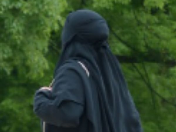 എന്നിട്ടും മുഖം വെളിപ്പെടുത്താന്‍ തയ്യാറായില്ല