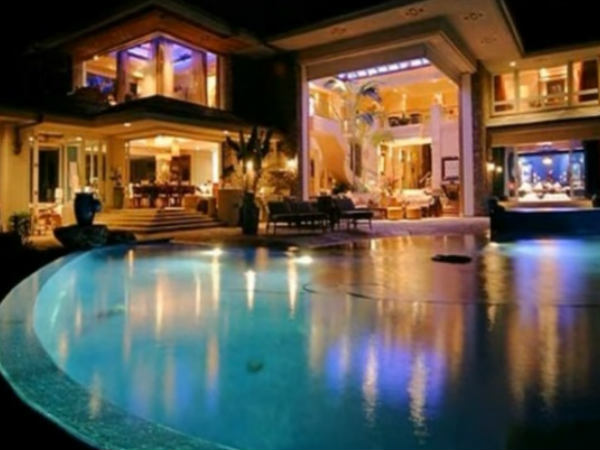 വിശാലമായി നീന്തിക്കുളിക്കാം