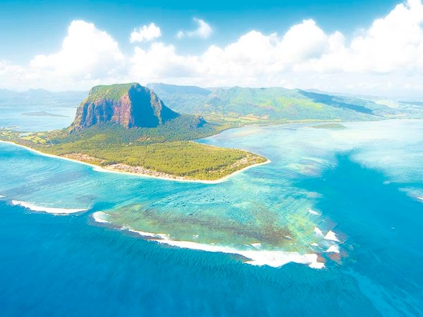  തുറിച്ച് നോട്ടം ഇല്ല.