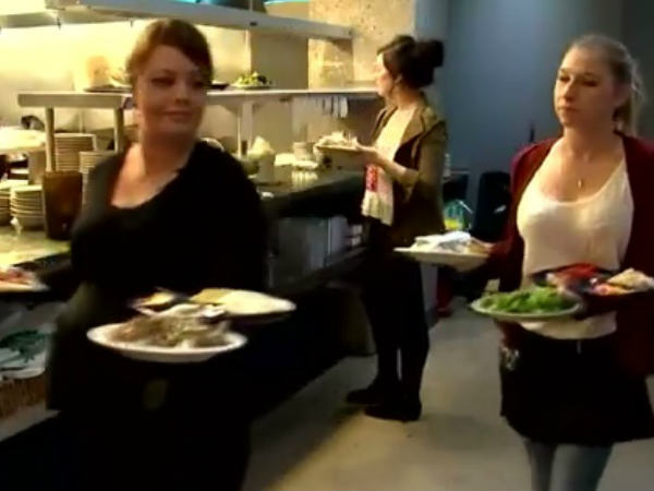 നിറവയറും താങ്ങി