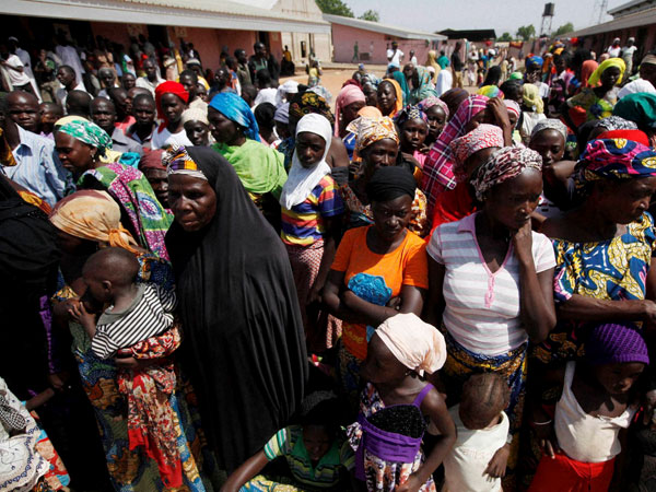  സ്ത്രീകളെ തട്ടിക്കൊണ്ട് പോകുന്നു