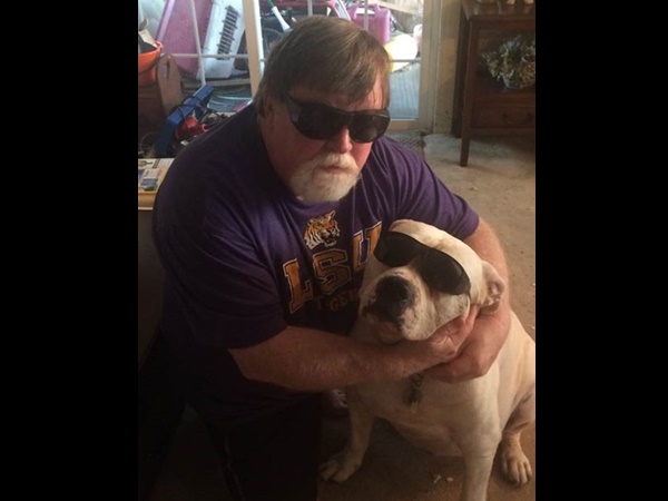 ഒരു പട്ടി എപ്പോഴും കൂടെ