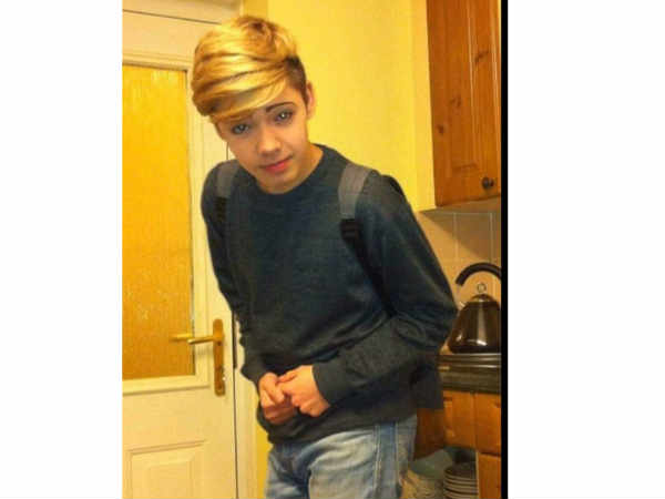 ആണില്‍ നിന്ന് പെണ്ണിലേക്ക്