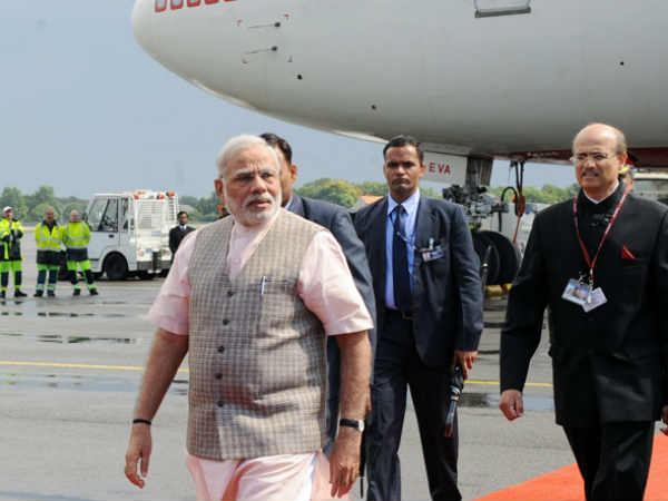 വിദേശത്തേക്ക് പറക്കുന്ന പ്രധാനമന്ത്രി