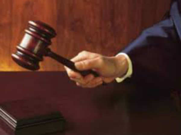 പെണ്കുട്ടി കോടതിയെ സമീപിച്ചു പെണ്കുട്ടി കോടതിയെ സമീപിച്ചു