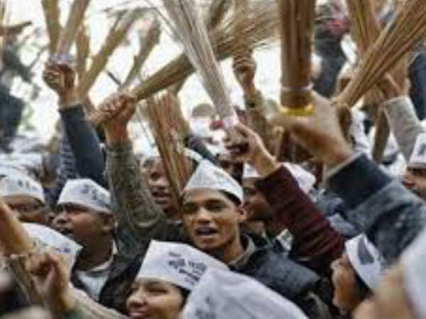 'അകാലിദള്‍ സംസ്ഥാനം കൊള്ളയടിച്ചു'