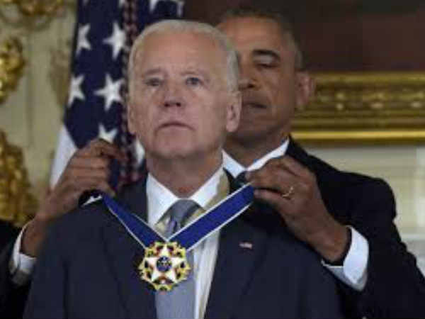 ആന്‌റ് ദി അവാര്‍ഡ് ഗോസ്റ്റു...