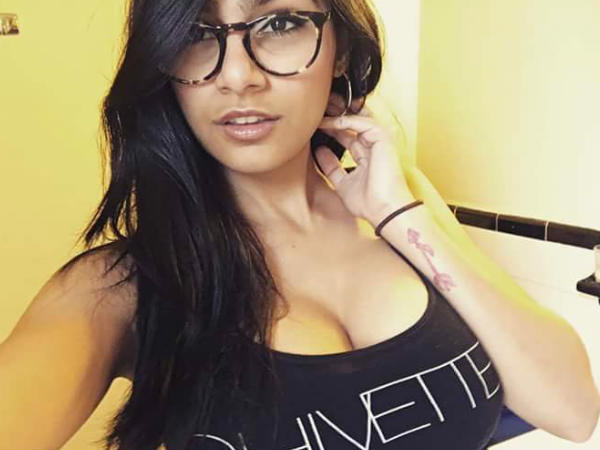 പൂര്‍ണനഗ്നയല്ല, എങ്കിലും