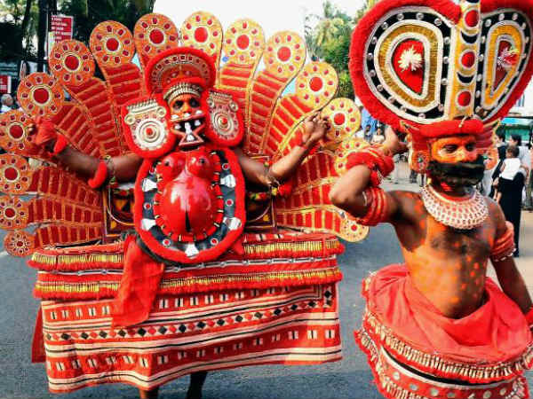 തെയ്യങ്ങളിലെ നാട്ടിലെ കലോത്സവം