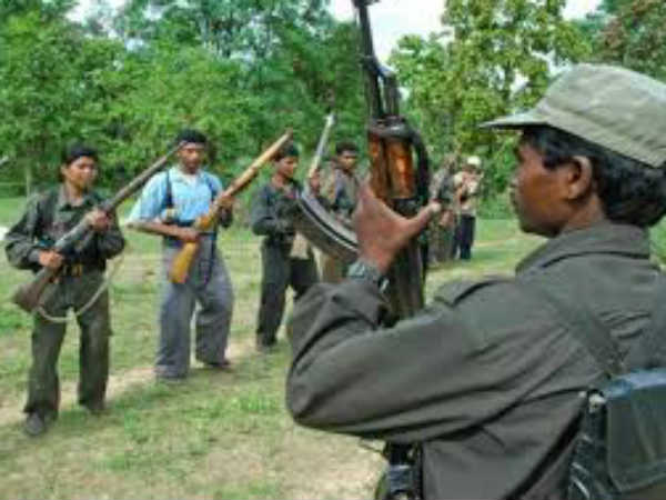 മാവോയിസ്റ്റുകള്‍ തട്ടിയെടുക്കുന്നു