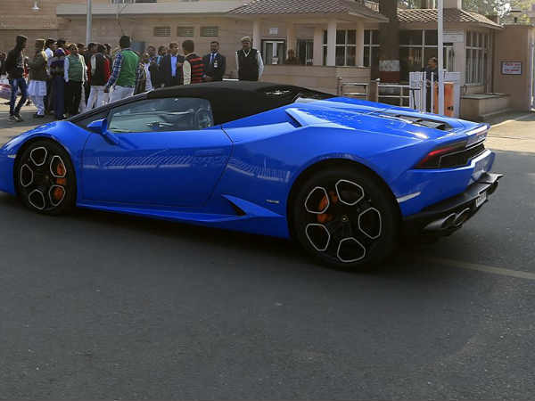 വില കോടികൾ