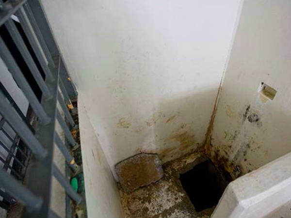 തുരങ്കമുണ്ടാക്കി രക്ഷപ്പെട്ടു