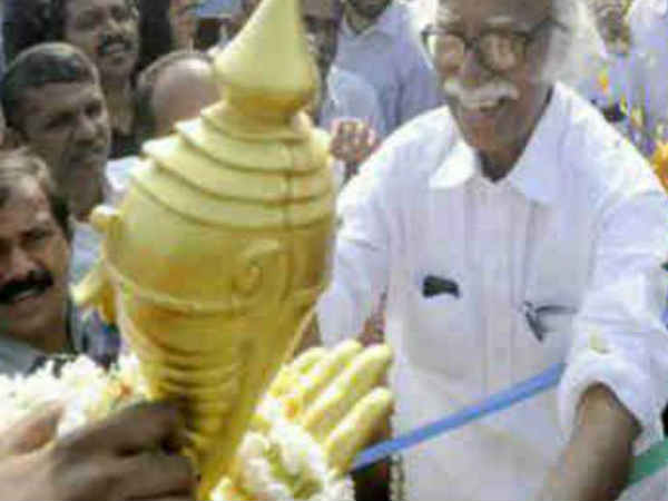 ട്രെയിനും പൈപ്പ് മുറിക്കലും