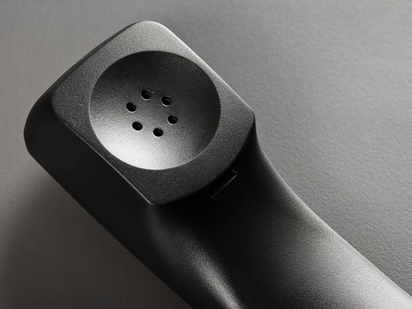 ഫോണ്‍ കോളെല്ലാം നാട്ടിലെ ഫോണുകളിലേക്ക്