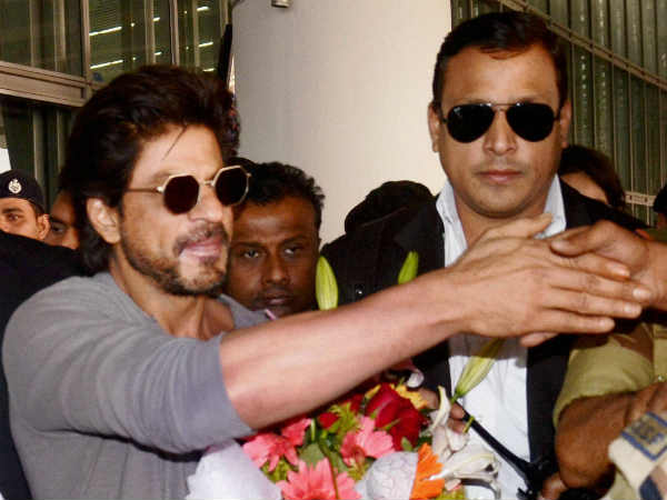 ഷാരൂഖിന് പുറത്തിറങ്ങാനായില്ല