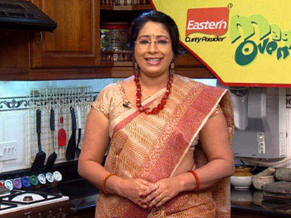 ഷാളിടാതെ വരരുത്..