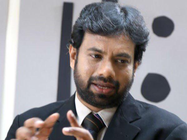 ജോണ്‍ ബ്രിട്ടാസിന് എല്‍എല്‍ബി ഇല്ല