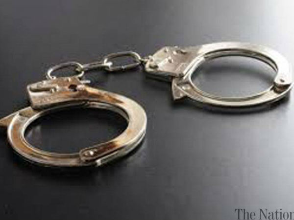 കള്ളന്മാരെന്ന് സംശയം