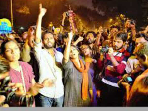 ഒമ്പതു പേര്‍ വിട്ടുനിന്നു