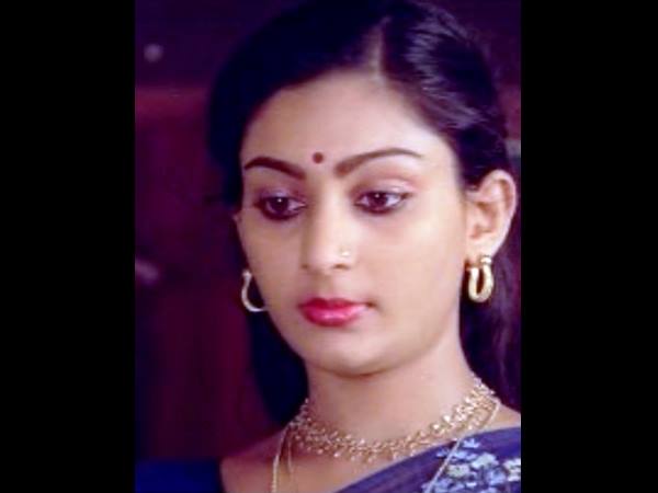 മലയാളം മാത്രമല്ല, അഞ്ച് ഭാഷകളില്‍