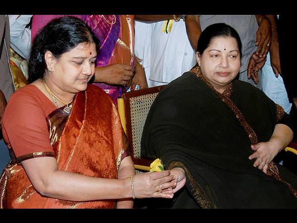 അമ്മ ആട്ടിയോടിച്ചവരെ അടുപ്പിച്ച് നിര്‍ത്തുന്നതോ?