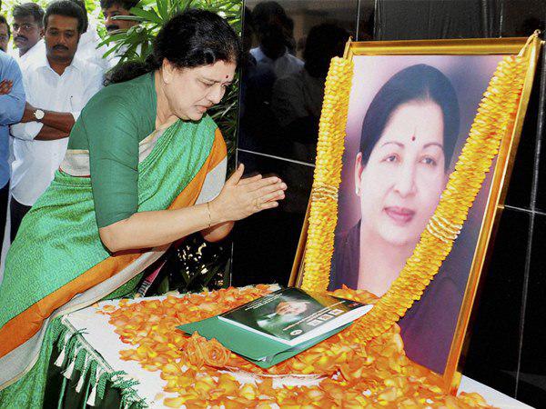 ആരോപണങ്ങള്‍ പലവിധം