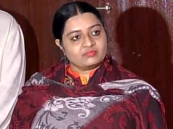 പ്രശ്നമുണ്ടായപ്പോള്‍ ഗവര്‍ണര്‍ ചെയ്തത്